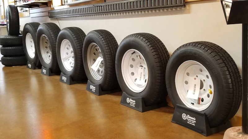Trailer tire and wheel combo selection
